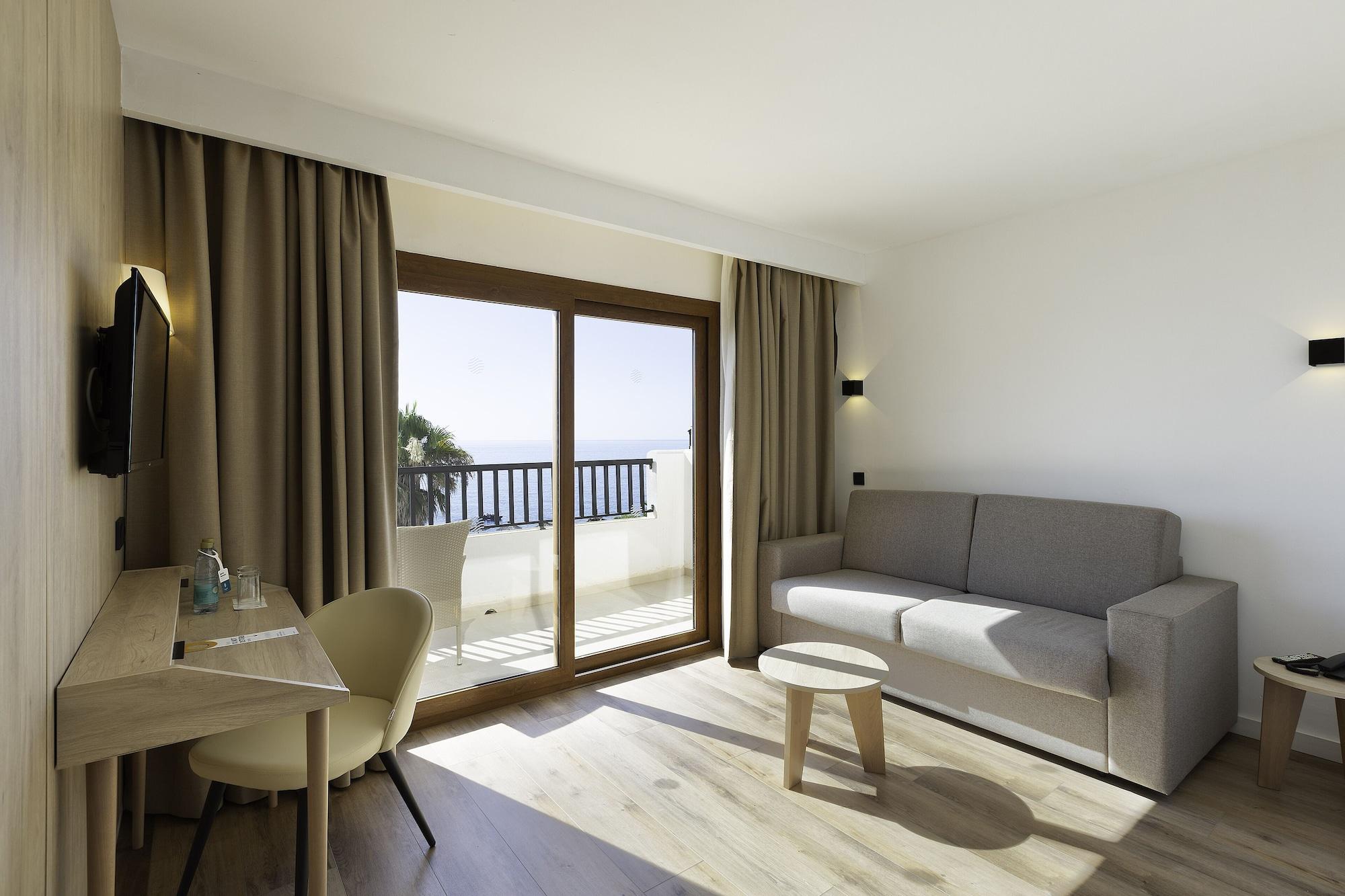 Alua Suites Las Rocas Cala D´Or Екстериор снимка