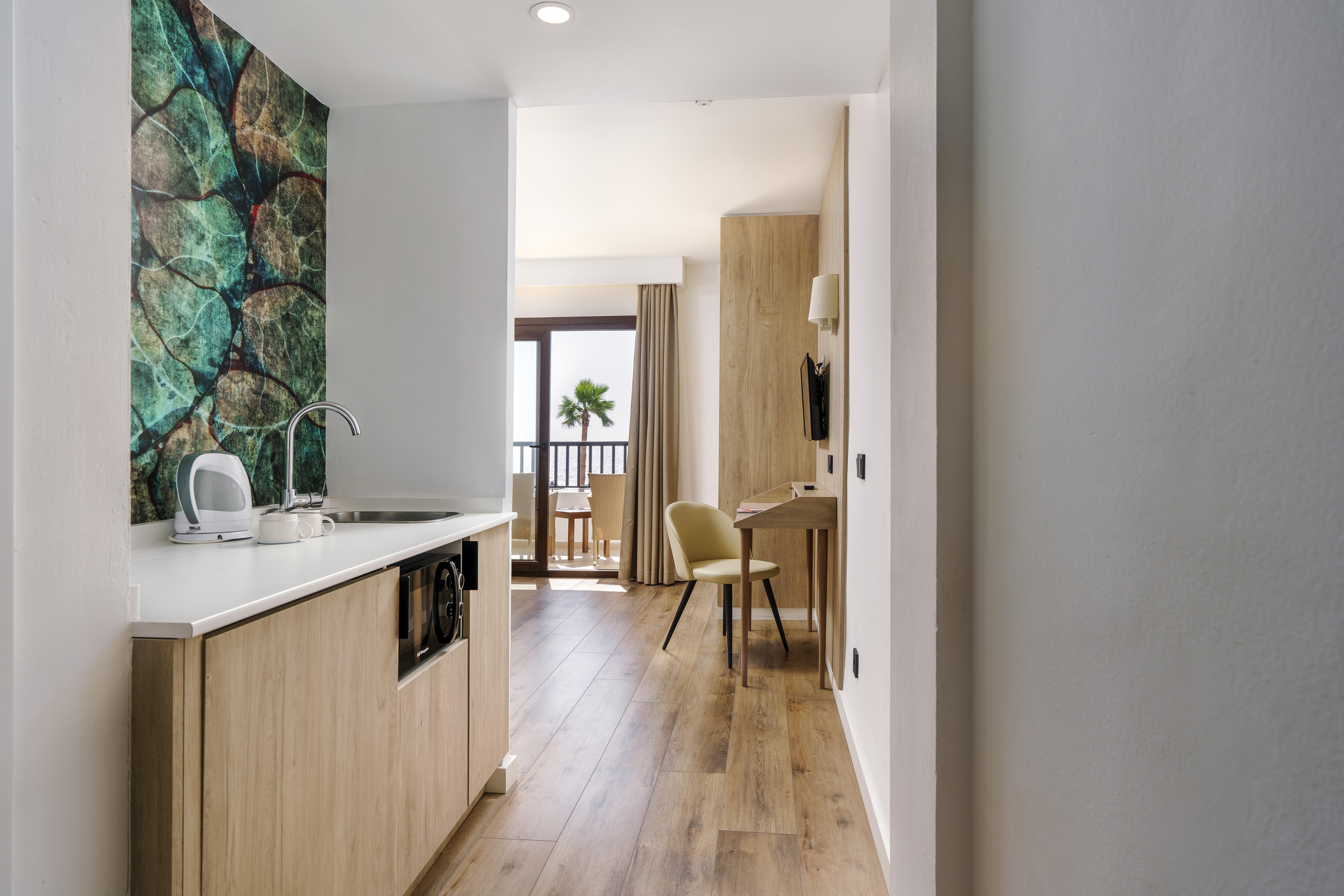 Alua Suites Las Rocas Cala D´Or Екстериор снимка