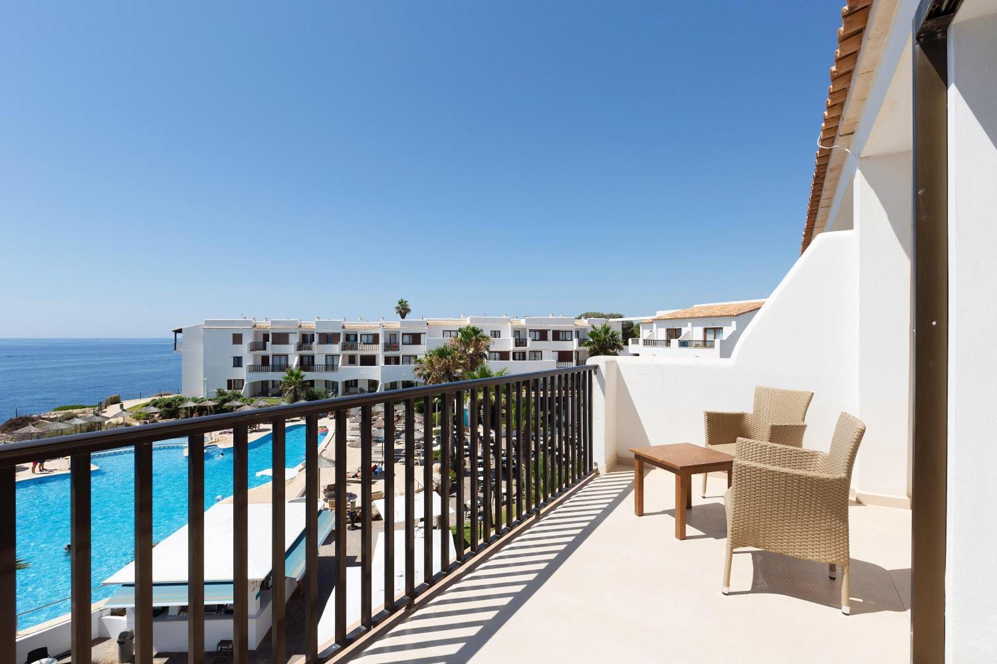 Alua Suites Las Rocas Cala D´Or Екстериор снимка